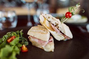 IT Boutique Hotel & Restaurant