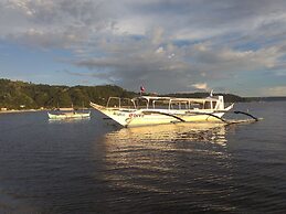 Mango's Beachfront Resort