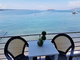 Mango's Beachfront Resort