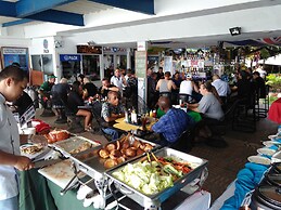 Mango's Beachfront Resort