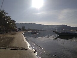 Mango's Beachfront Resort