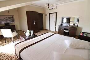 Teona Hotel