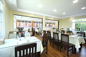 Immana Grand Inle Hotel