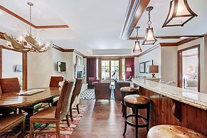 Exclusive 2BR Ritz-Carlton w Mountain Rustic Décor by RedAwning - Save