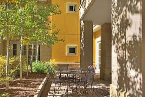 Exclusive 2BR Ritz-Carlton w Mountain Rustic Décor by RedAwning - Save