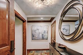 Chic 2 BR+Den Ritz-Carlton Condo with Valley Views by RedAwning - Save