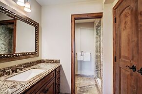 Chic 2 BR+Den Ritz-Carlton Condo with Valley Views by RedAwning - Save