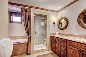 2BR Residence at the Ritz-Carlton with Valley View by RedAwning - Save