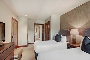 2BR Residence at the Ritz-Carlton with Valley View by RedAwning - Save