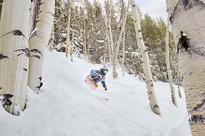 Luxe 2BR+Den Ritz-Carlton Residence Quiet Location by RedAwning - Save