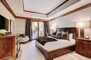 Luxe 2BR+Den Ritz-Carlton Residence Quiet Location by RedAwning - Save