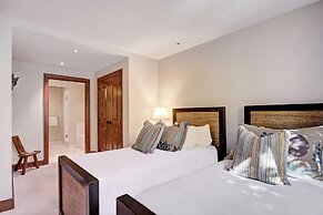 Luxe 2BR+Den Ritz-Carlton Residence Quiet Location by RedAwning - Save