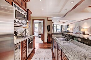 Luxe 2BR+Den Ritz-Carlton Residence Quiet Location by RedAwning - Save