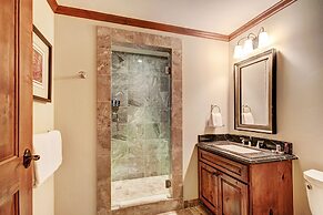 Luxe 2BR+Den Ritz-Carlton Residence Quiet Location by RedAwning - Save