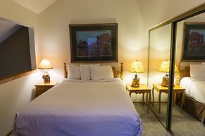 Steps To Winter Adventures Relaxed  W/Loft Bedroomppl Condo by RedAwni