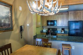 Steps To Winter Adventures Relaxed  W/Loft Bedroomppl Condo by RedAwni