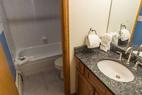 Steps To Winter Adventures Relaxed  W/Loft Bedroomppl Condo by RedAwni