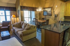 Steps To Winter Adventures Relaxed  W/Loft Bedroomppl Condo by RedAwni