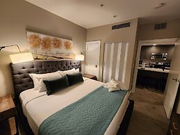 Your own balcony, full kitchen in Canyons Village by RedAwning - Save 