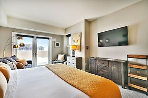 Your own balcony, full kitchen in Canyons Village by RedAwning - Save 