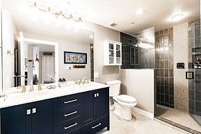 Your own balcony, full kitchen in Canyons Village by RedAwning - Save 