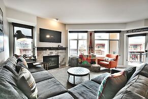 Your own balcony, full kitchen in Canyons Village by RedAwning - Save 