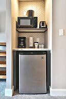 Your own balcony, full kitchen in Canyons Village by RedAwning - Save 