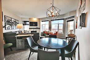 Your own balcony, full kitchen in Canyons Village by RedAwning - Save 