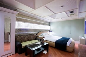 HOTEL PERRIER - Adults Only