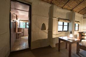 Tiger Tops Tharu Lodge