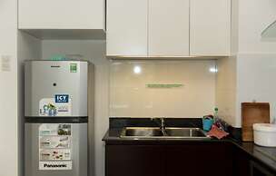 Garden view Apartment - 2 mins to beach
