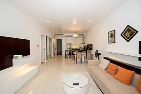 Garden view Apartment - 2 mins to beach