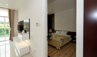 Garden view Apartment - 2 mins to beach