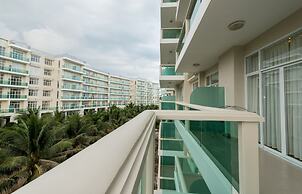 Garden view Apartment - 2 mins to beach