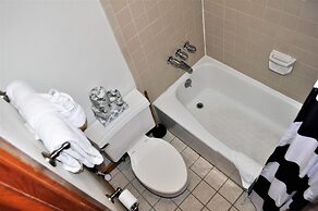 Fox Pine Lodge Hotel Room 2