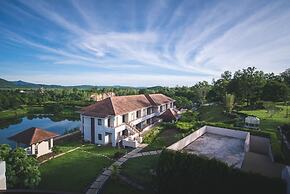 Leaves Valley Resort