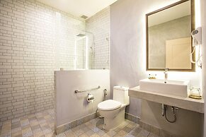 Leaves Valley Resort