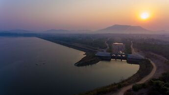 Leaves Valley Resort