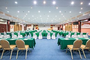 Leaves Valley Resort