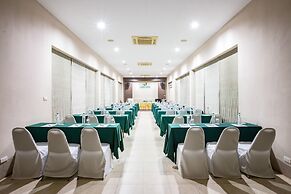 Leaves Valley Resort