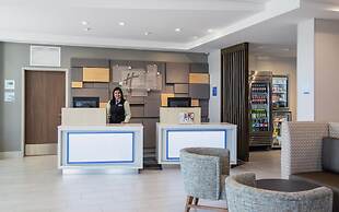 Holiday Inn Express & Suites Kelowna - East, an IHG Hotel