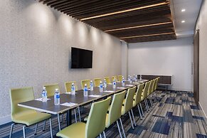 Holiday Inn Express & Suites Kelowna - East by IHG