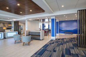 Holiday Inn Express & Suites Kelowna - East by IHG
