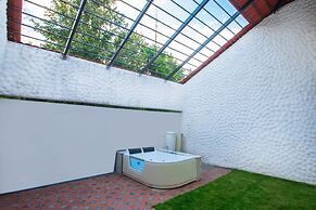 Tuli Veer Bagh Resort