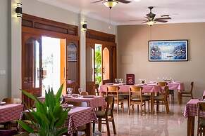 Riviera Hotel & Resort Kep