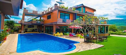 Phuruaboutique Hotel & Saunas