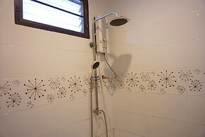 Phuruaboutique Hotel & Saunas