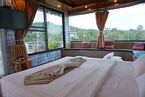 Phuruaboutique Hotel & Saunas