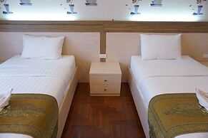 Phuruaboutique Hotel & Saunas