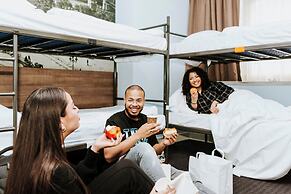 Rotterdam Teleport Hotel